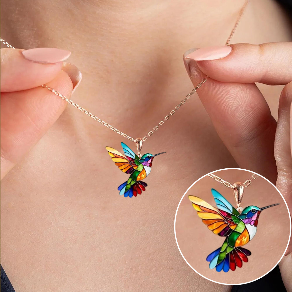 Elegante Collar y Pendientes de Colibrí