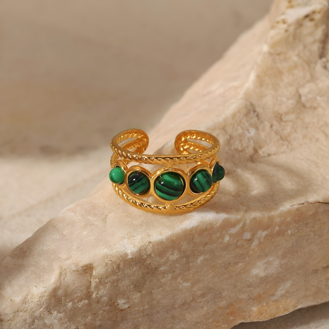 Amulet Ring – Moldavite
