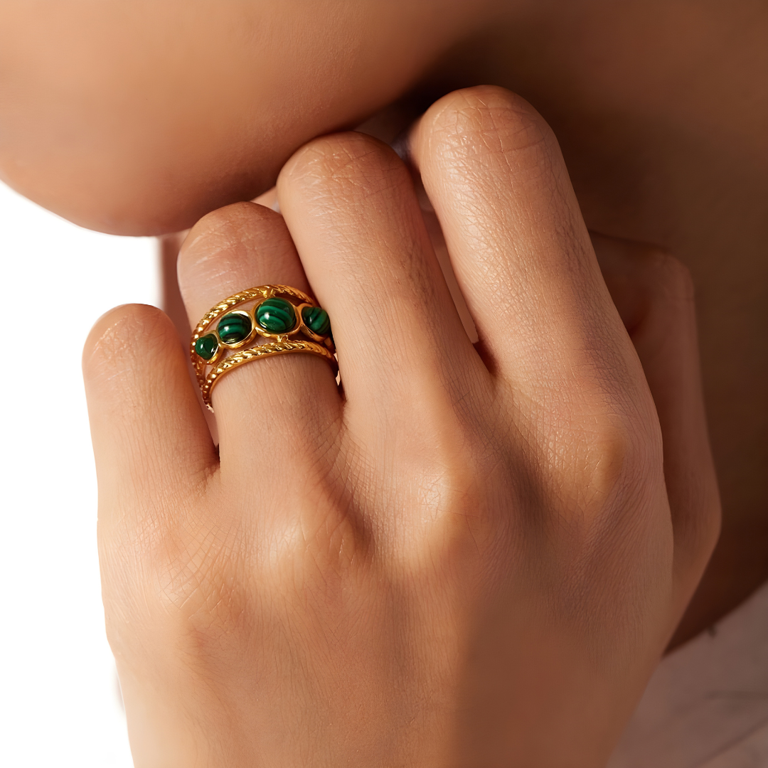 Amulet Ring – Moldavite