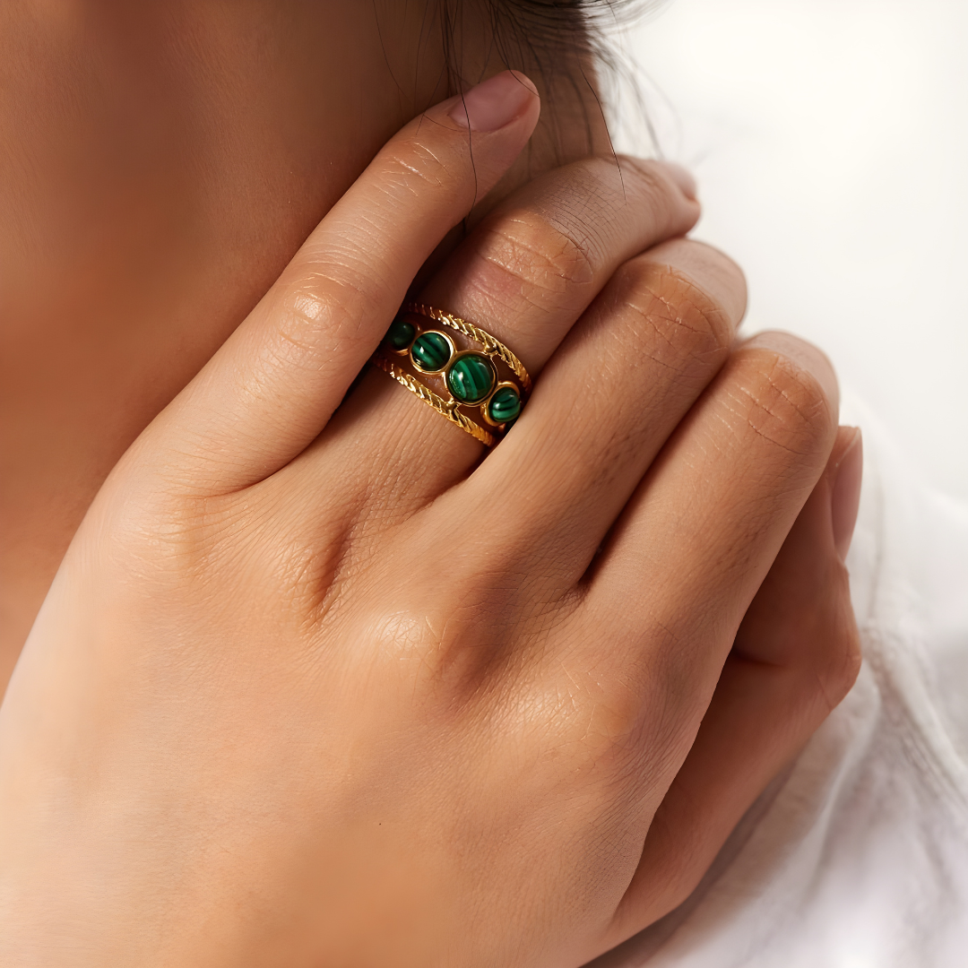 Amulet Ring – Moldavite