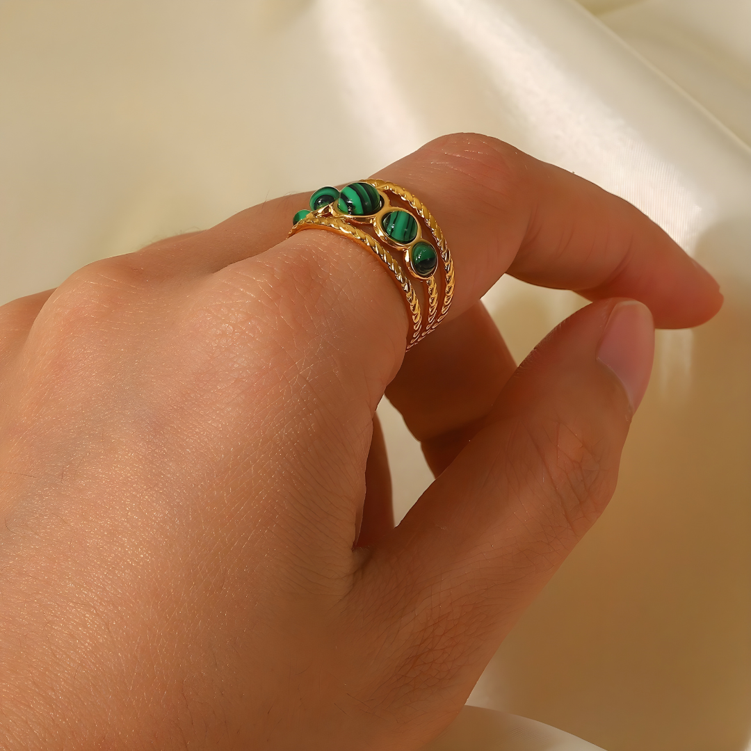 Amulet Ring – Moldavite