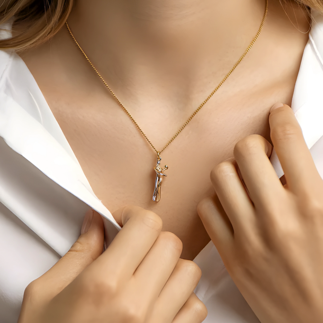 Hug Necklace