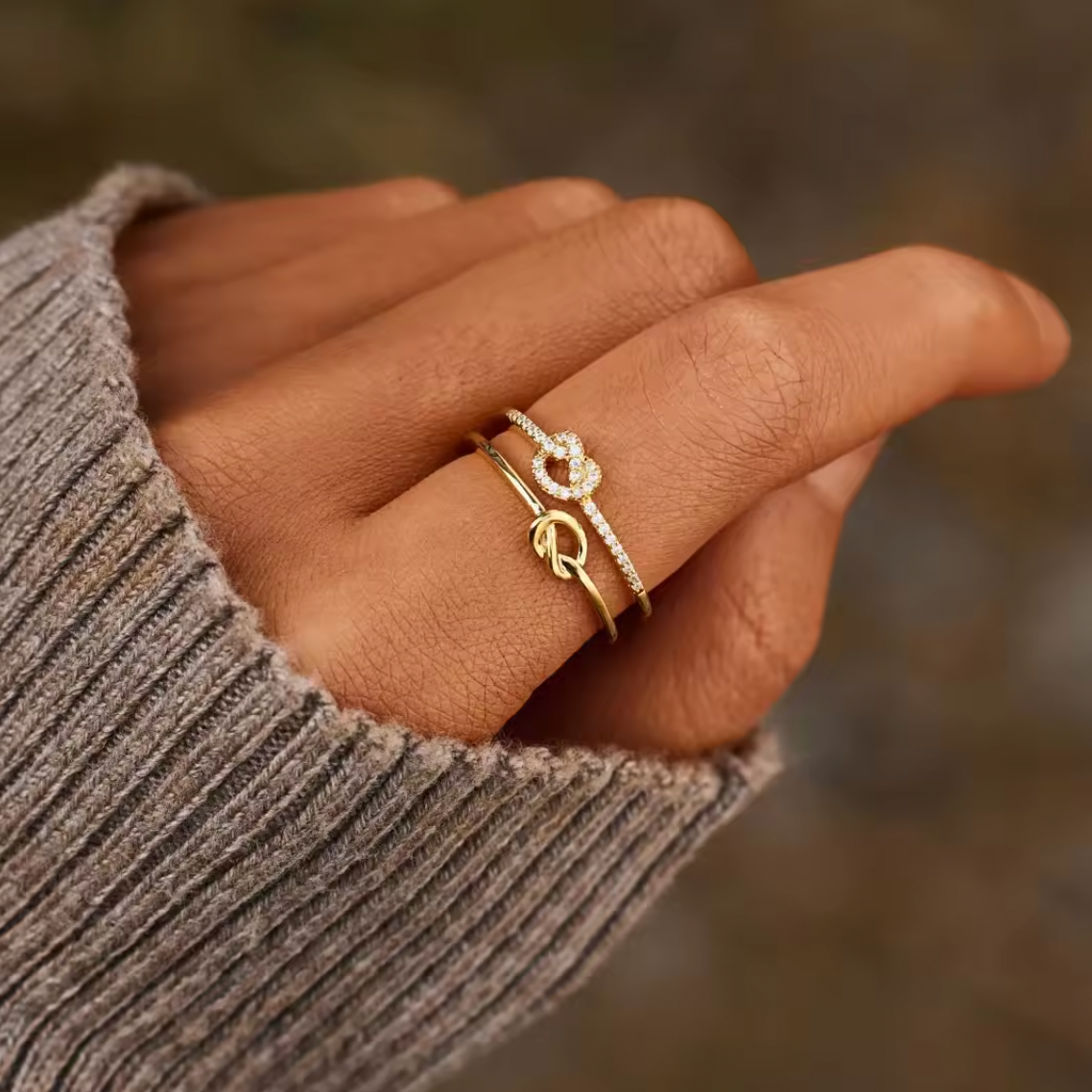 Intertwined Love Ring – Love and Commitment