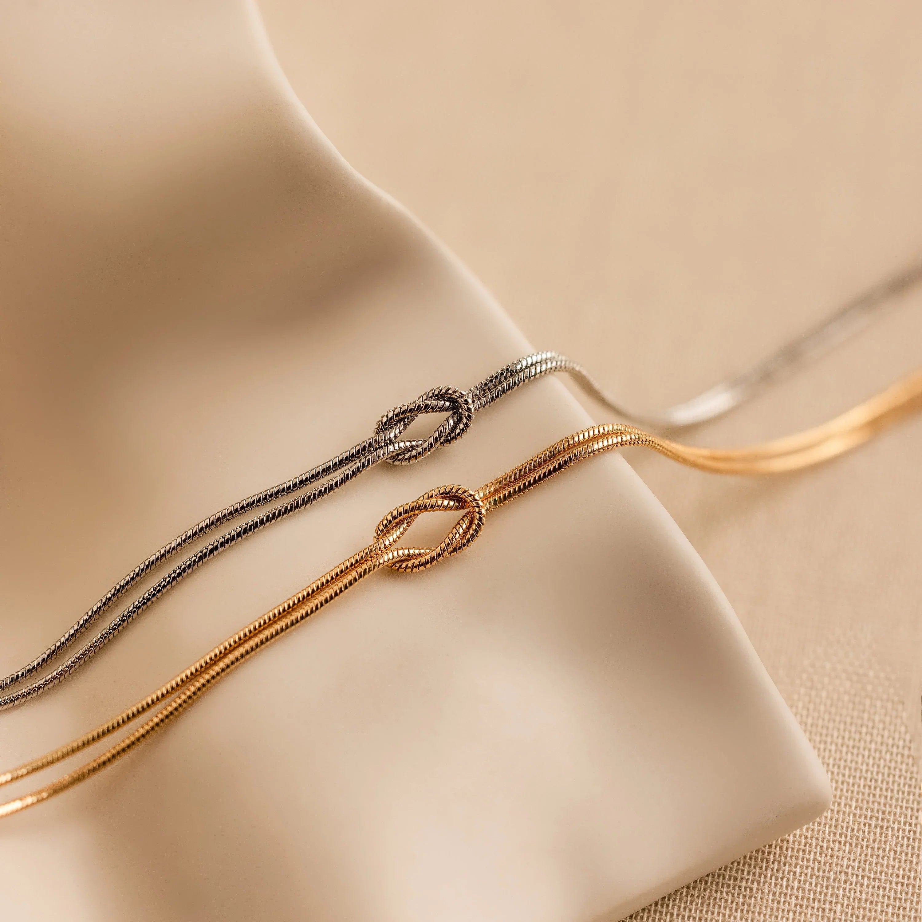 Pulsera Nudo Infinito 2x1 — Lleva 2 y Paga 1